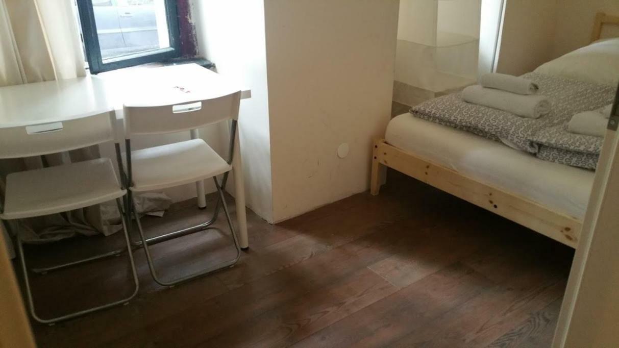Lodgecity - Private Rooms B Berlin Bagian luar foto